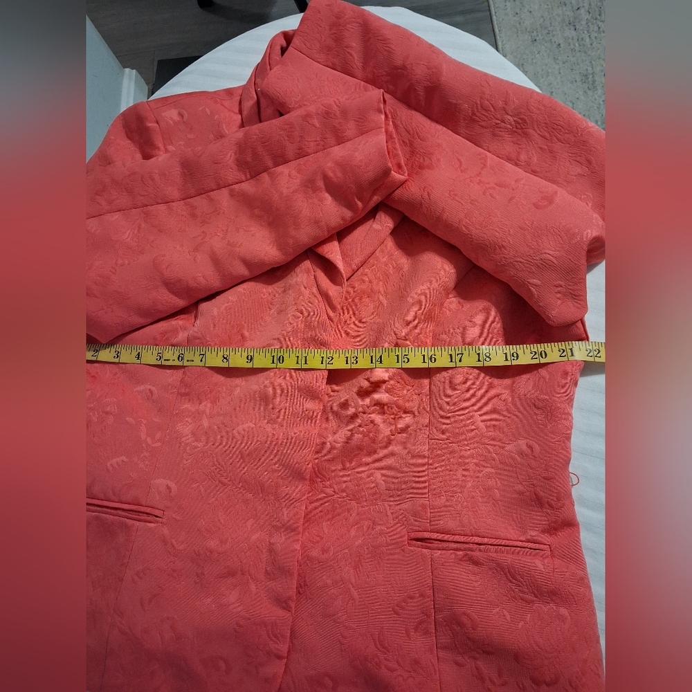Coral Textured Two-Piece Skirt Suit with Belt Size 18 - Picture 7 of 11